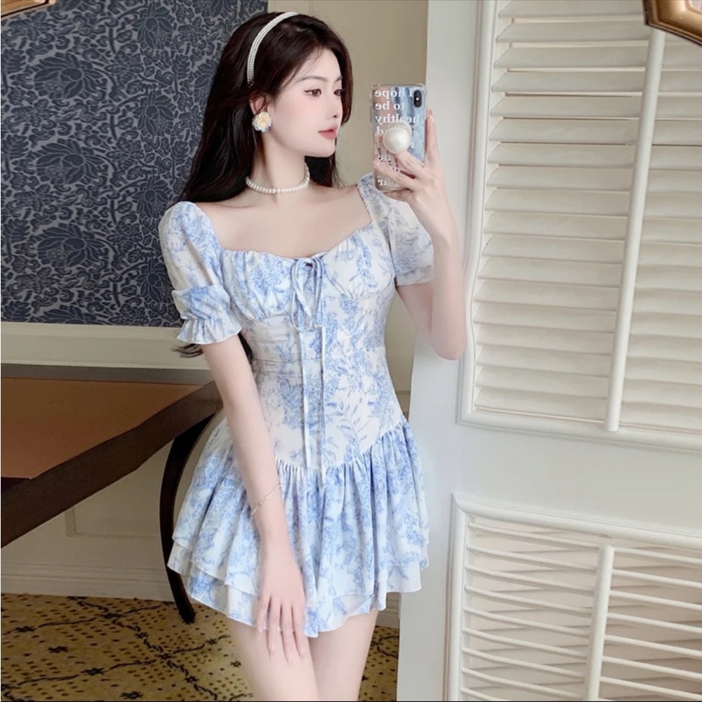 Light blue toile print mini dress with puff sleeve